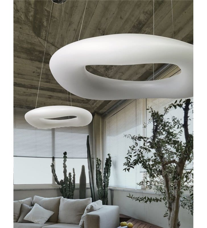 Lampa wisząca Donut LEDowa o średnicy 90cm możliwość ściemniania dużo światła 10200lm 3000K