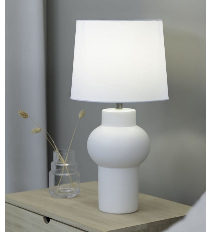 Biała lampa nocna do sypialni Shape abażur dekoracyjna ceramiczna podstawa włącznik na przewodzie